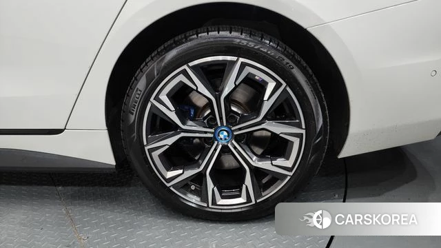 BMW i4 id 4560989 из Кореи 13