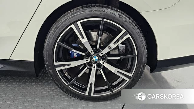 BMW 5 Series (G60) id 4499959 из Кореи 13