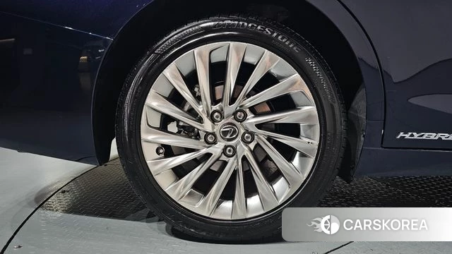 Lexus ES300h 7th generation id 4864005 из Кореи 13