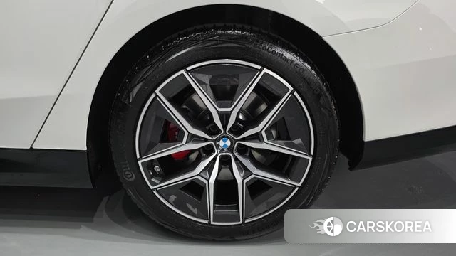 BMW 5 Series (G60) id 4904478 из Кореи 13