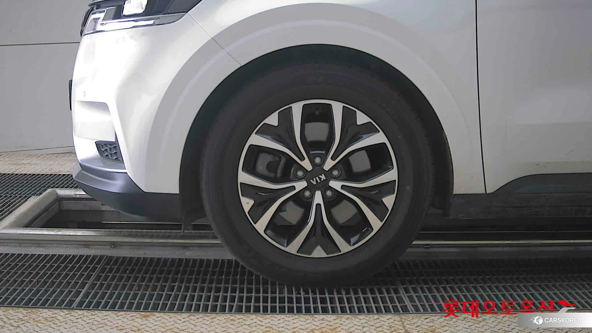 Kia Carnival id 4289573 из Кореи 13