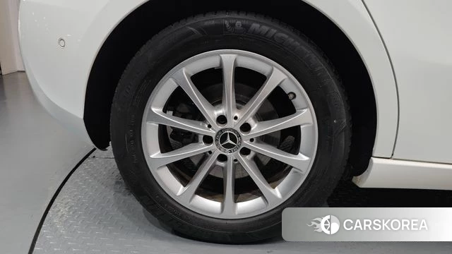 Mercedes-Benz A-Class W177 id 4525424 из Кореи 13
