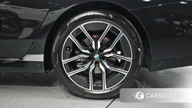 BMW 7 Series (G70) id 4279824 из Кореи 13