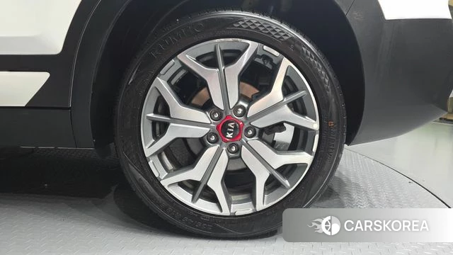 Kia Seltos id 4424188 из Кореи 13
