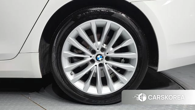 BMW 5 Series (G30) id 4764512 из Кореи 13
