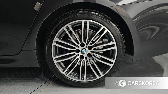 BMW 5 Series (G30) id 4225276 из Кореи 13