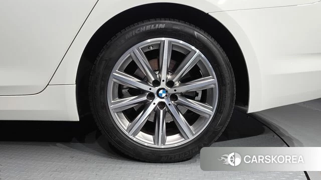 BMW 5 Series (G30) id 4918788 из Кореи 13