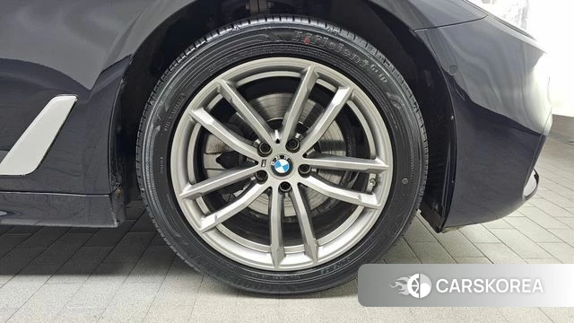 BMW 5 Series (G30) id 4430566 из Кореи 13