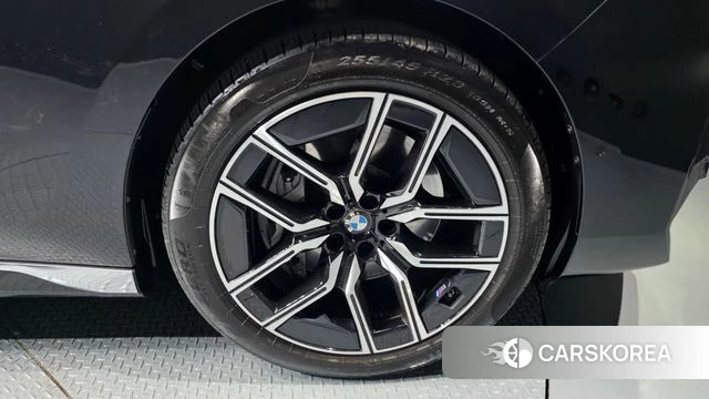 BMW 7 Series (G70) id 4223021 из Кореи 13