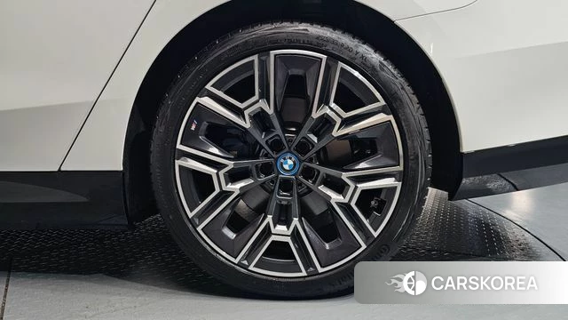 BMW 5 Series (G60) id 4749279 из Кореи 13