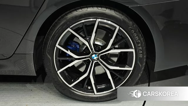 BMW 5 Series (G30) id 4871929 из Кореи 13