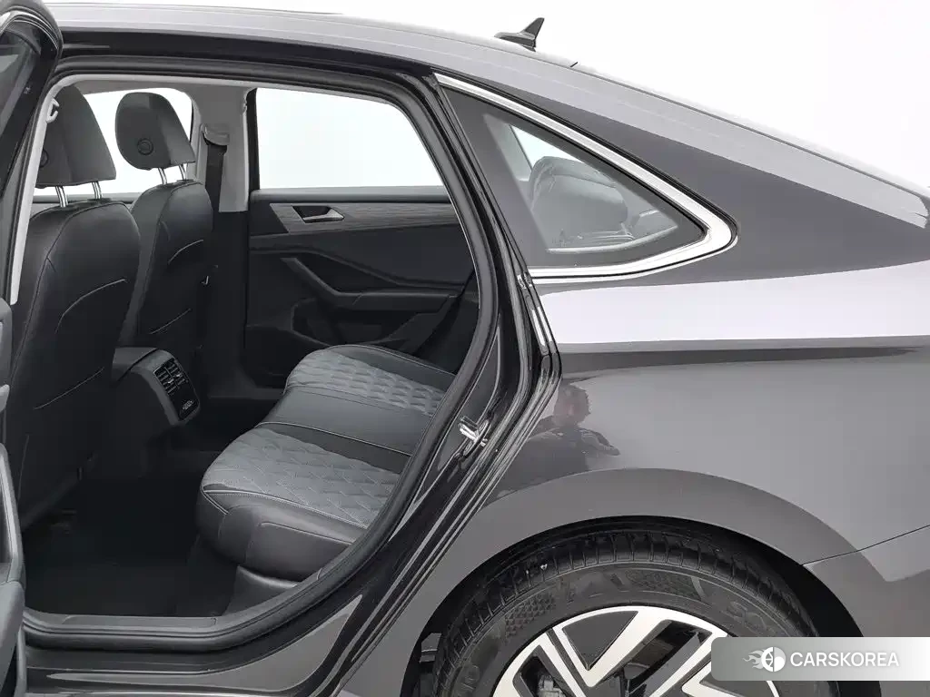 Volkswagen Sagitar id 4599832 из Китая 13