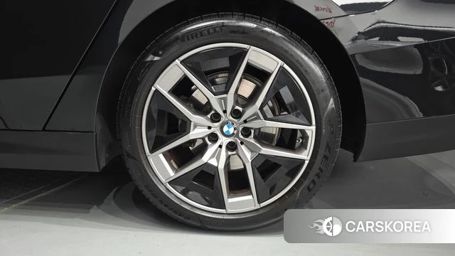 BMW 5 Series (G60) id 4248828 из Кореи 13