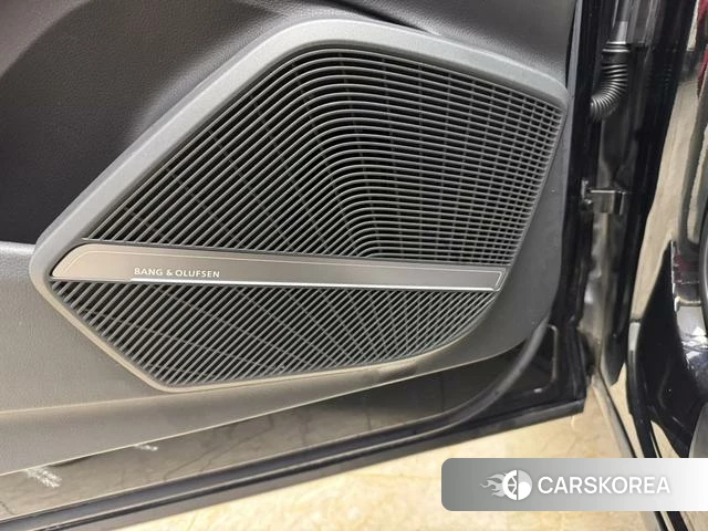 Audi Q5L id 4271818 из Китая 13