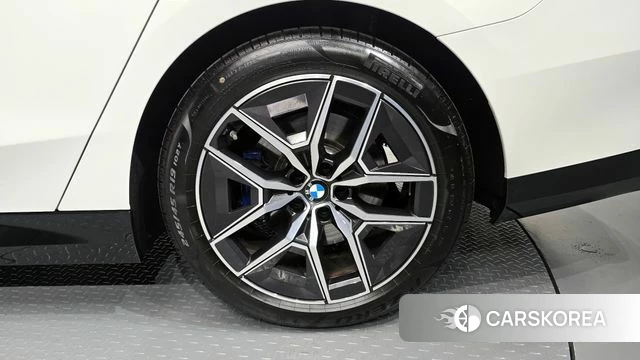 BMW 5 Series (G60) id 4248265 из Кореи 13