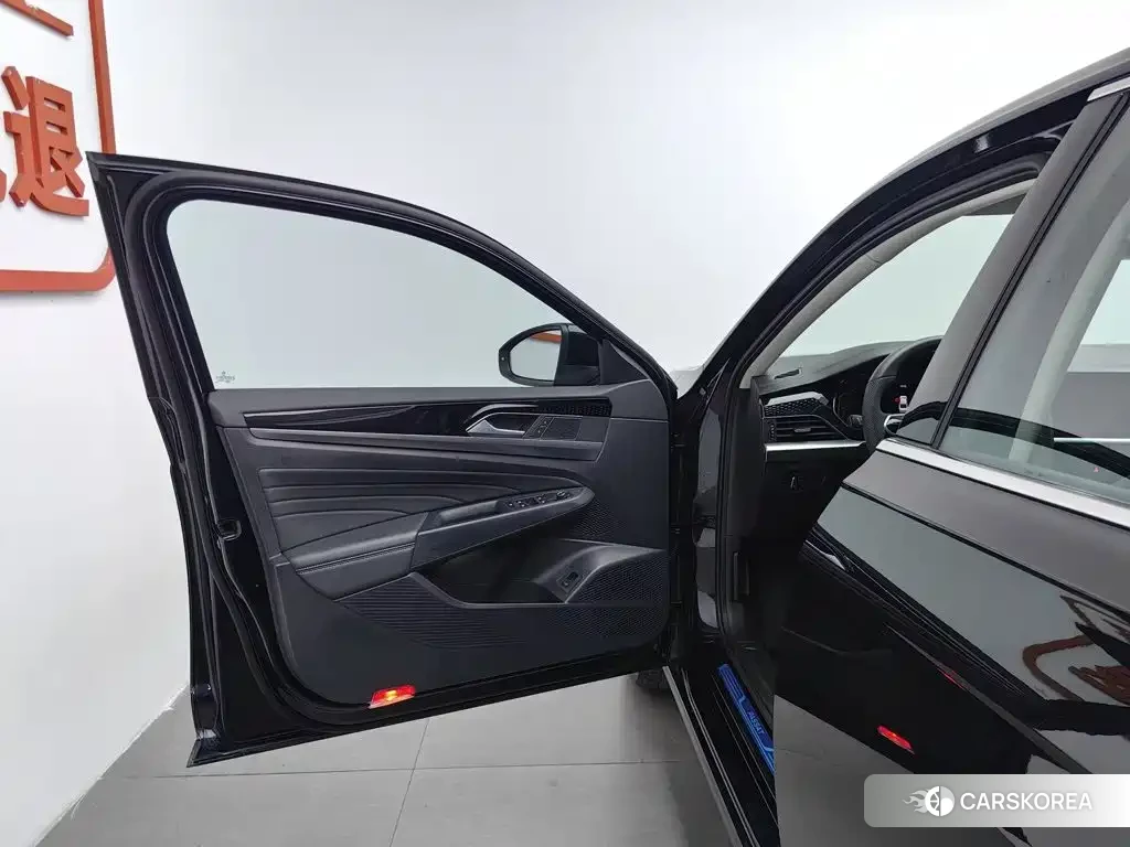 Volkswagen Passat id 4607102 из Китая 13