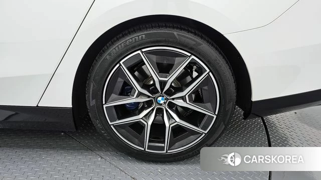 BMW 5 Series (G60) id 4302310 из Кореи 13