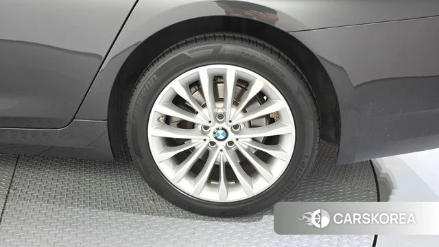 BMW 5 Series (G30) id 4727257 из Кореи 13