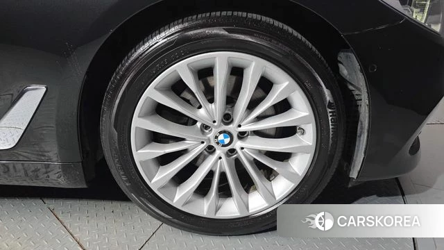 BMW 5 Series (G30) id 4568668 из Кореи 13