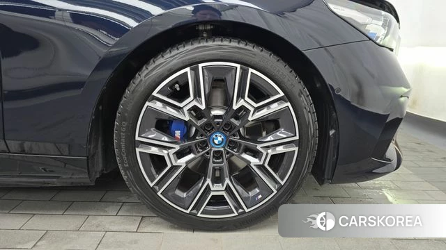 BMW 5 Series (G60) id 4617532 из Кореи 13