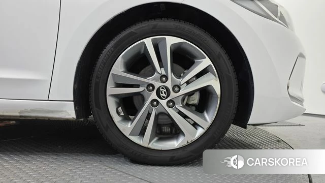 Hyundai Avante AD id 4596371 из Кореи 13