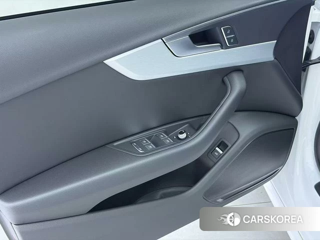 Audi A4L id 4333844 из Китая 13
