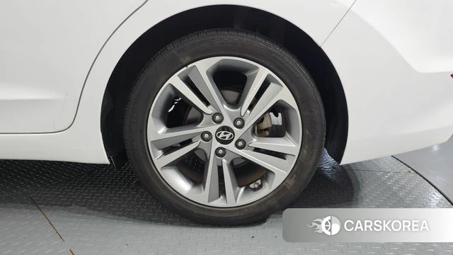 Hyundai Avante AD id 4424842 из Кореи 13