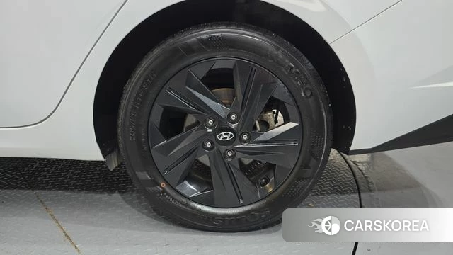 Hyundai Avante Hybrid (CN7) id 4929372 из Кореи 13