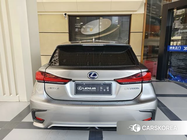 Lexus CT id 4272680 из Китая 13