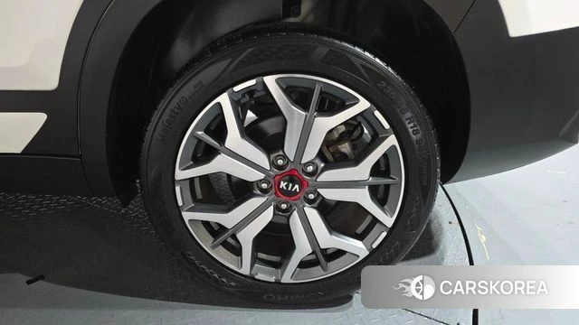 Kia Seltos id 4244998 из Кореи 13