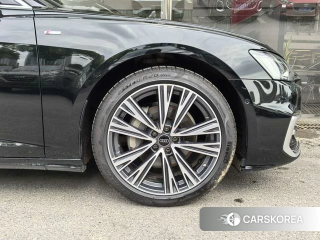 Audi A6L id 4348308 из Китая 13