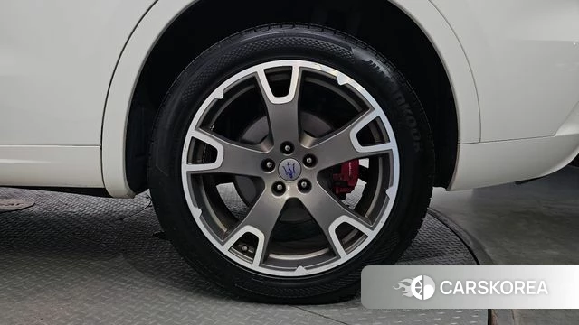 Maserati Levante id 4856298 из Кореи 13