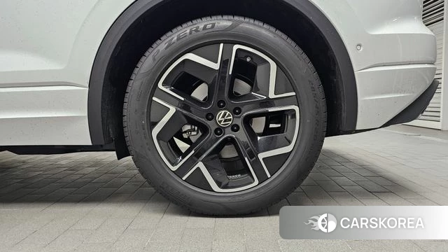 Volkswagen Touareg 3rd generation id 4279501 из Кореи 13