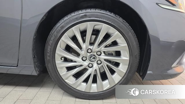 Lexus ES300h 7th generation id 4349737 из Кореи 13