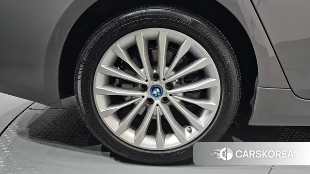 BMW 5 Series (G30) id 4423229 из Кореи 13