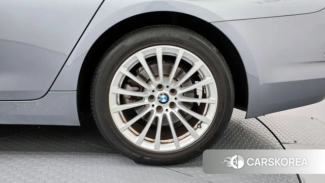 BMW 5 Series (G30) id 4390175 из Кореи 13