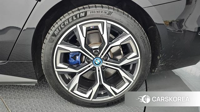 BMW i4 id 4280184 из Кореи 13