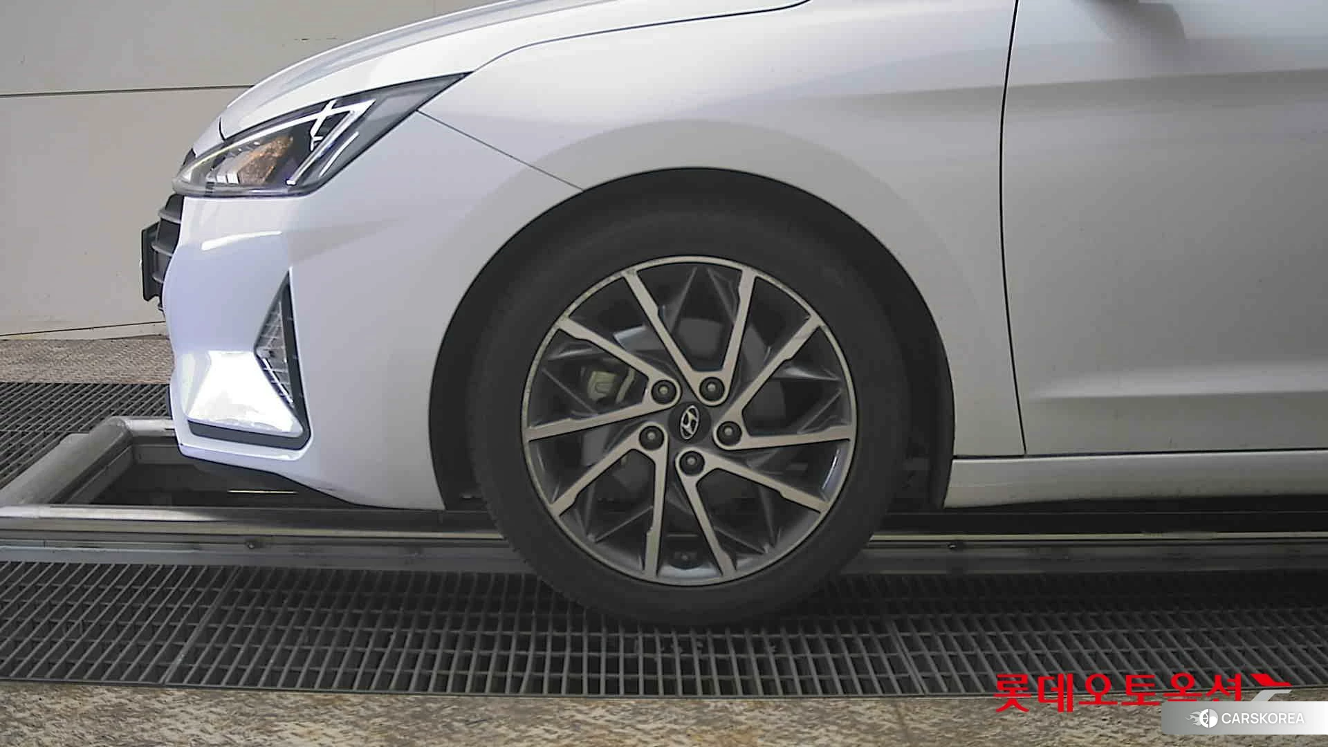 Hyundai Avante id 3881984 из Кореи 13