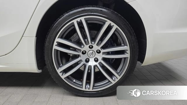 Maserati Ghibli id 4894192 из Кореи 13