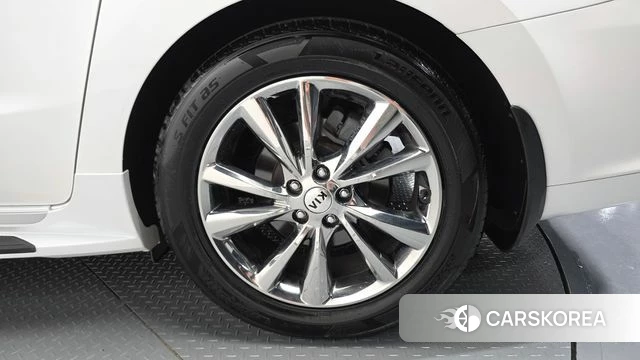 Kia The New Carnival id 4465626 из Кореи 13