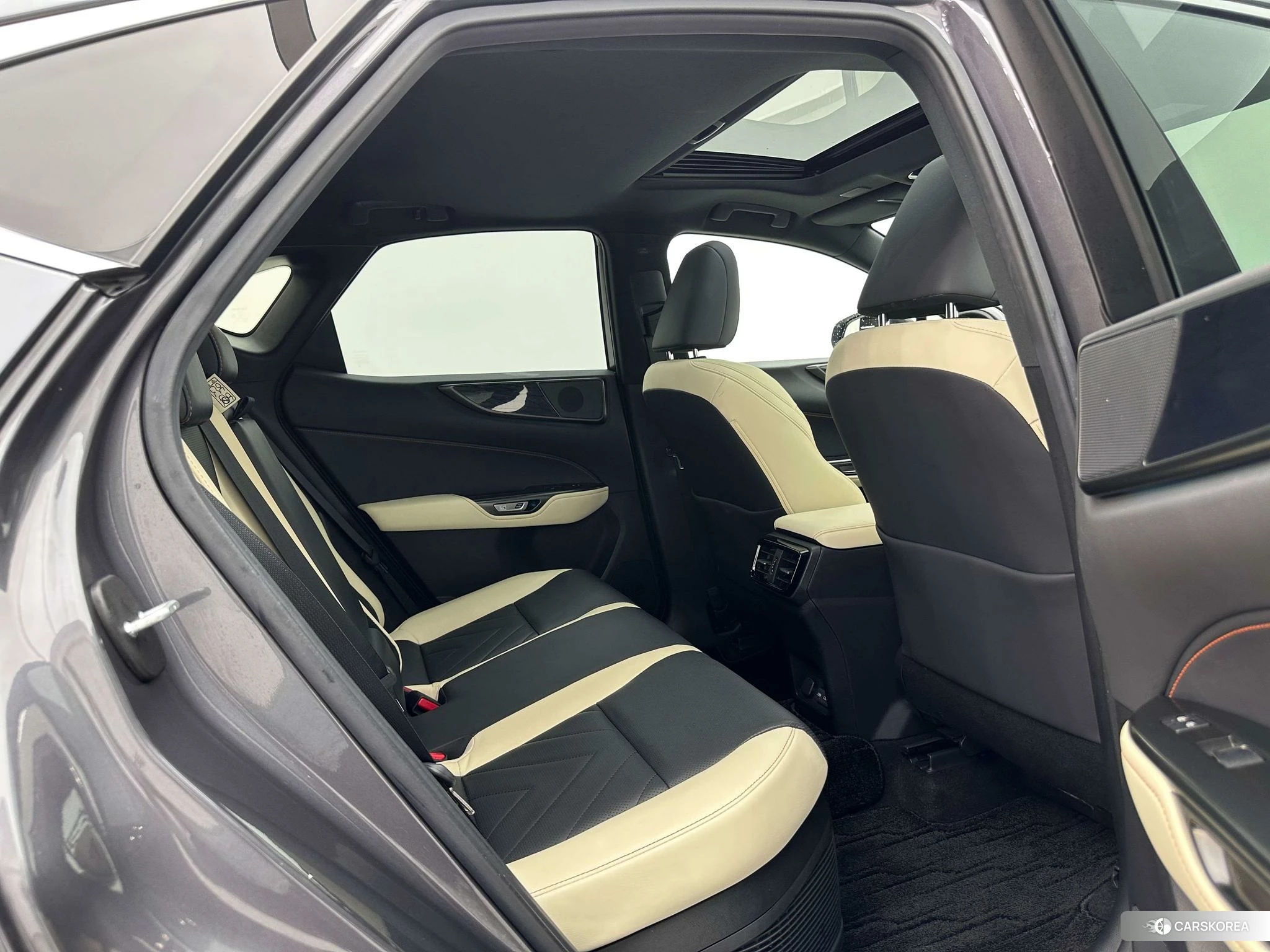 Lexus NX PHEV id 4467734 из Китая 13