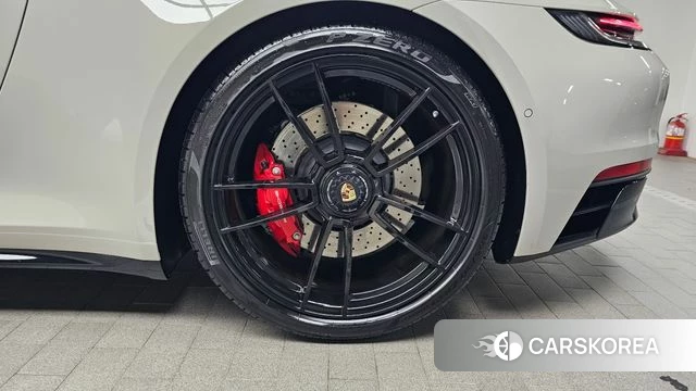 Porsche 911(992) id 4585662 из Кореи 13