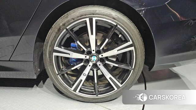 BMW 5 Series (G60) id 4474251 из Кореи 13