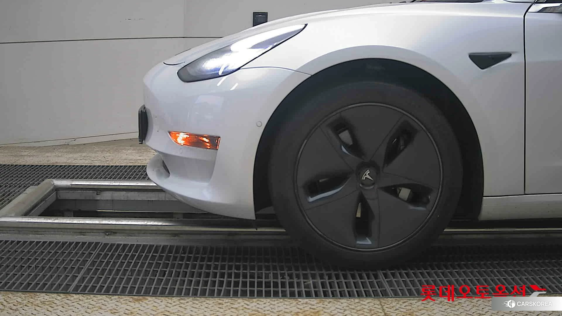 Tesla Model 3 Standard Range Plus RWD id 4289296 из Кореи 13
