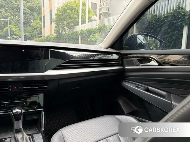 Volkswagen Passat id 4259886 из Китая 13