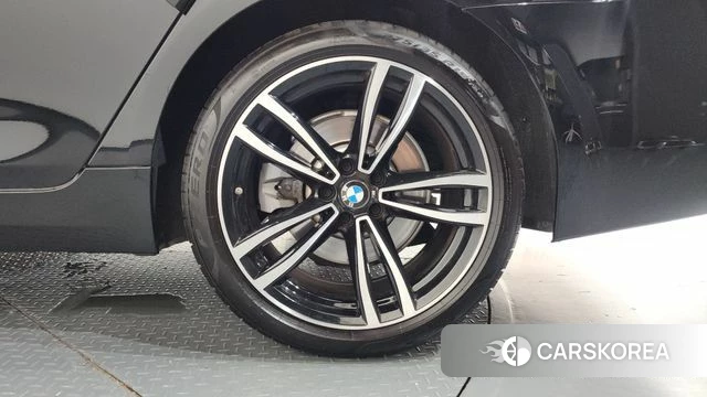 BMW 5 Series (G30) id 4849676 из Кореи 13