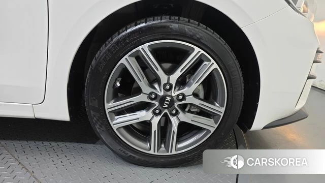 Kia Come New K3 id 4693522 из Кореи 13