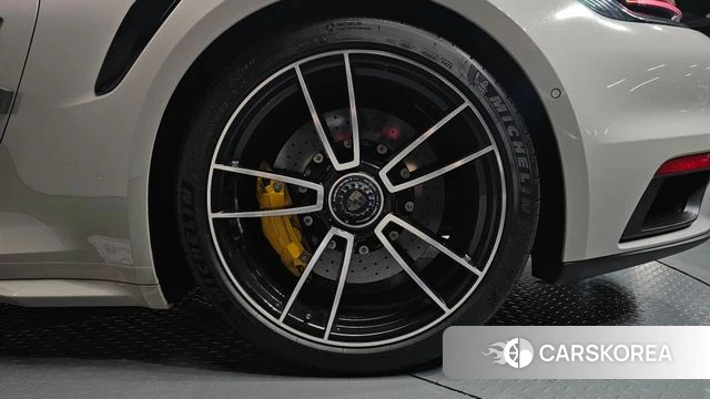 Porsche 911(992) id 4529252 из Кореи 13