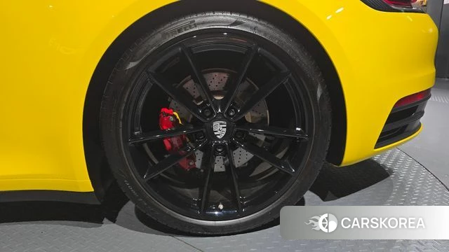 Porsche 911(992) id 4416277 из Кореи 13