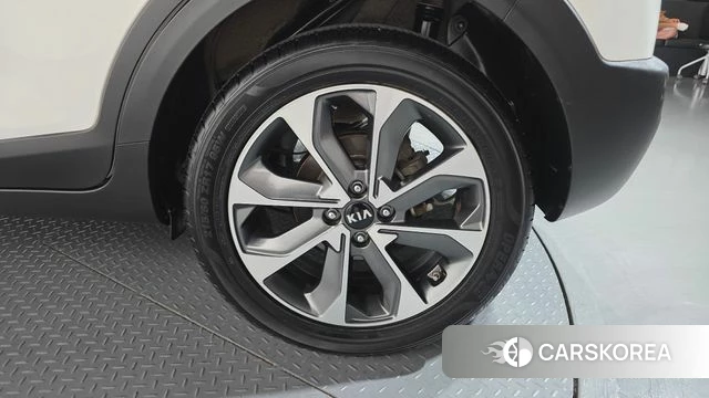 Kia Stonic id 4543550 из Кореи 13